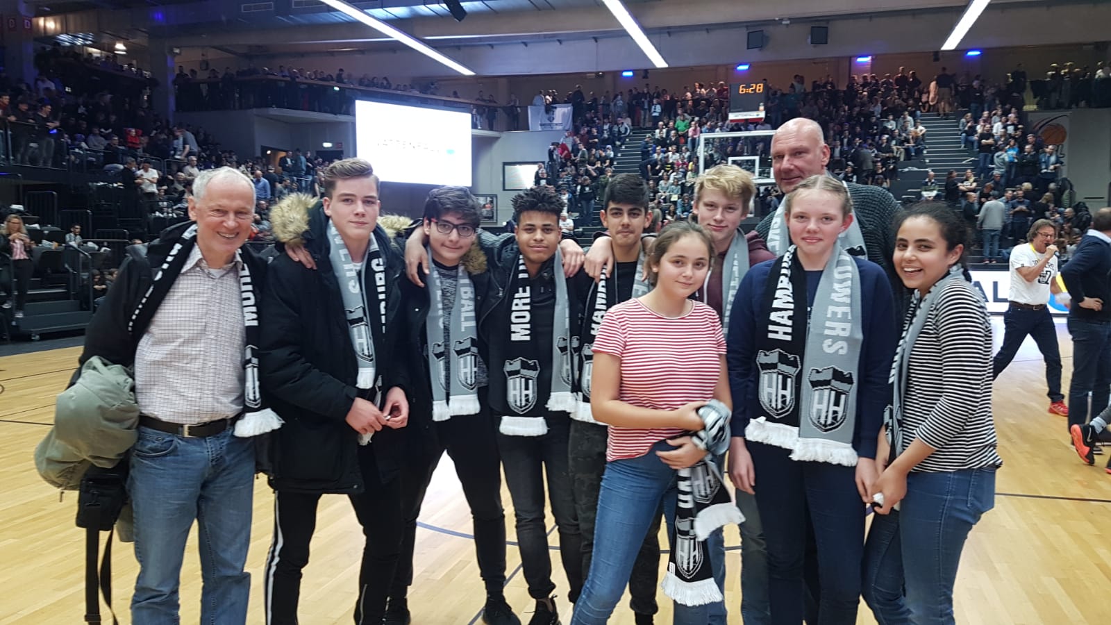 Ehrung Fur Das Mixed Basketball Team Des Goethe Gymnasiums Goethe Gymnasium Hamburg