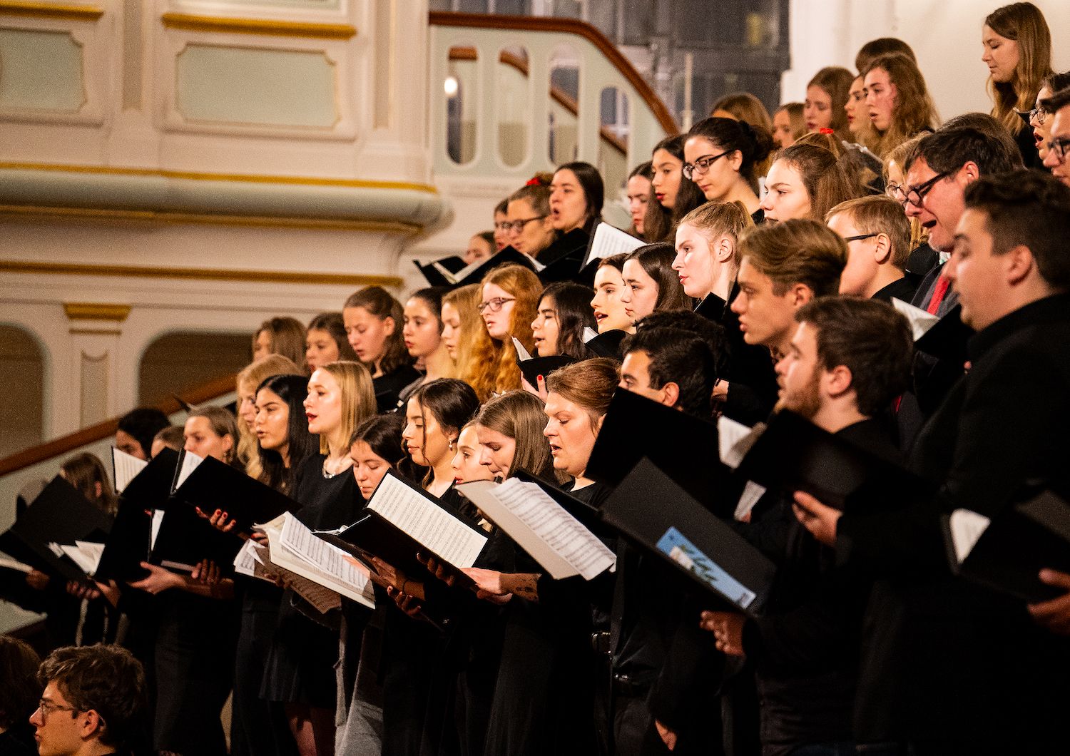 Chore Und Orchester Gestalten Musikalische Vesper Im Michel Goethe Gymnasium Hamburg