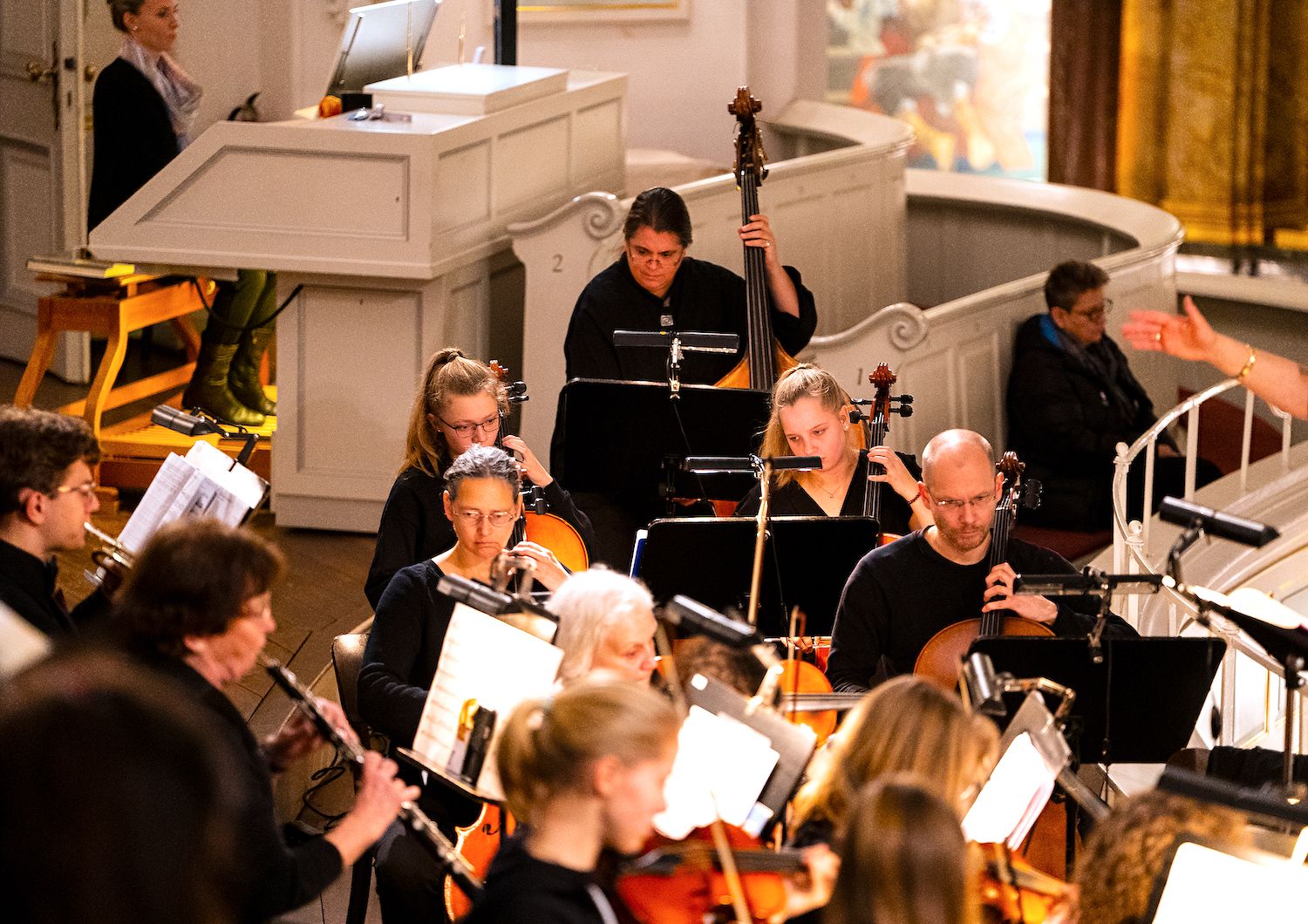 Chore Und Orchester Gestalten Musikalische Vesper Im Michel Goethe Gymnasium Hamburg